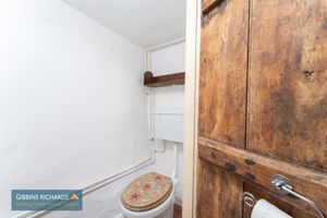 G/F WC- click for photo gallery